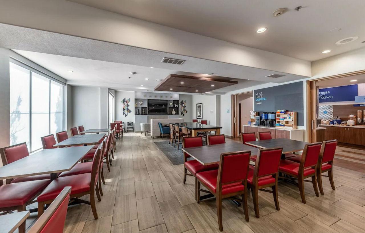 Holiday Inn Express & Suites Fort Worth - Fossil Creek By Ihg Экстерьер фото