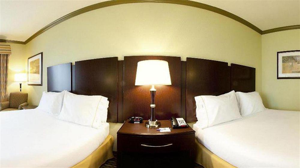 Holiday Inn Express & Suites Fort Worth - Fossil Creek By Ihg Экстерьер фото