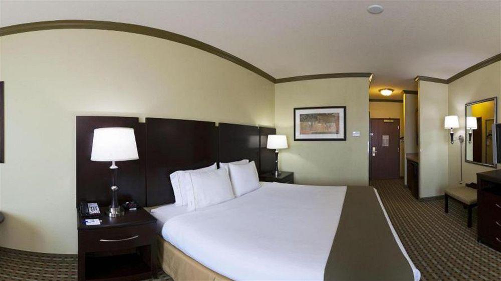 Holiday Inn Express & Suites Fort Worth - Fossil Creek By Ihg Экстерьер фото