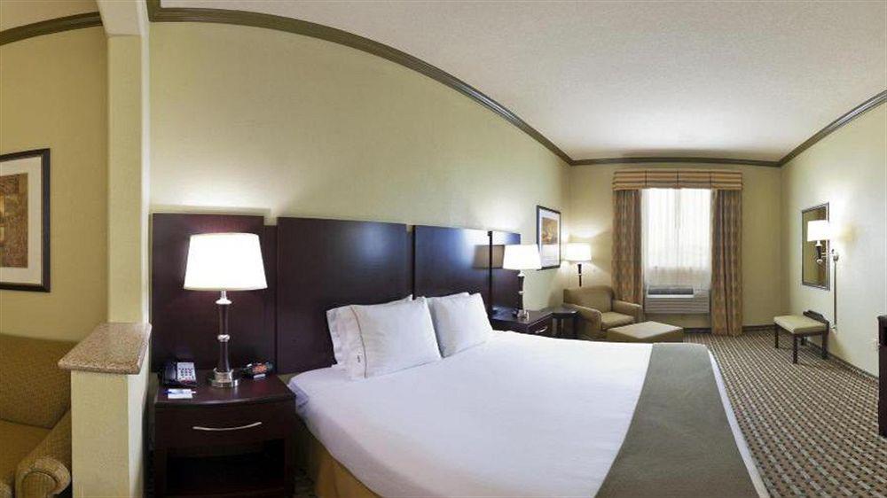 Holiday Inn Express & Suites Fort Worth - Fossil Creek By Ihg Экстерьер фото