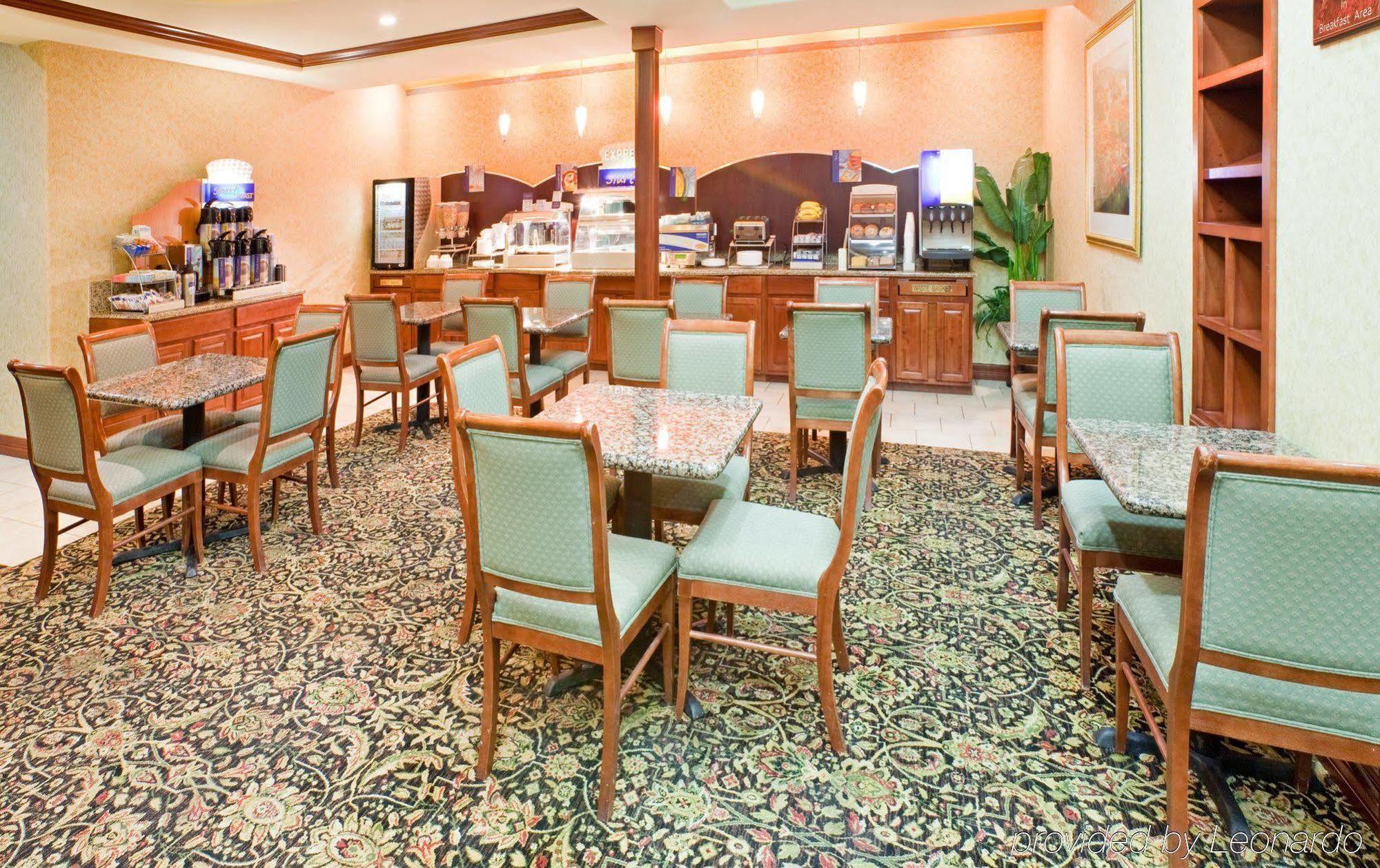 Holiday Inn Express & Suites Fort Worth - Fossil Creek By Ihg Ресторан фото