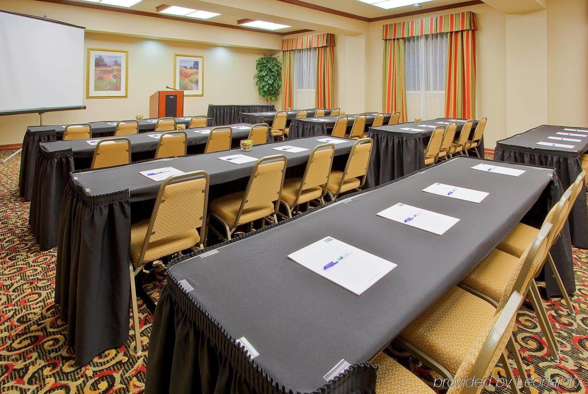 Holiday Inn Express & Suites Fort Worth - Fossil Creek By Ihg Экстерьер фото