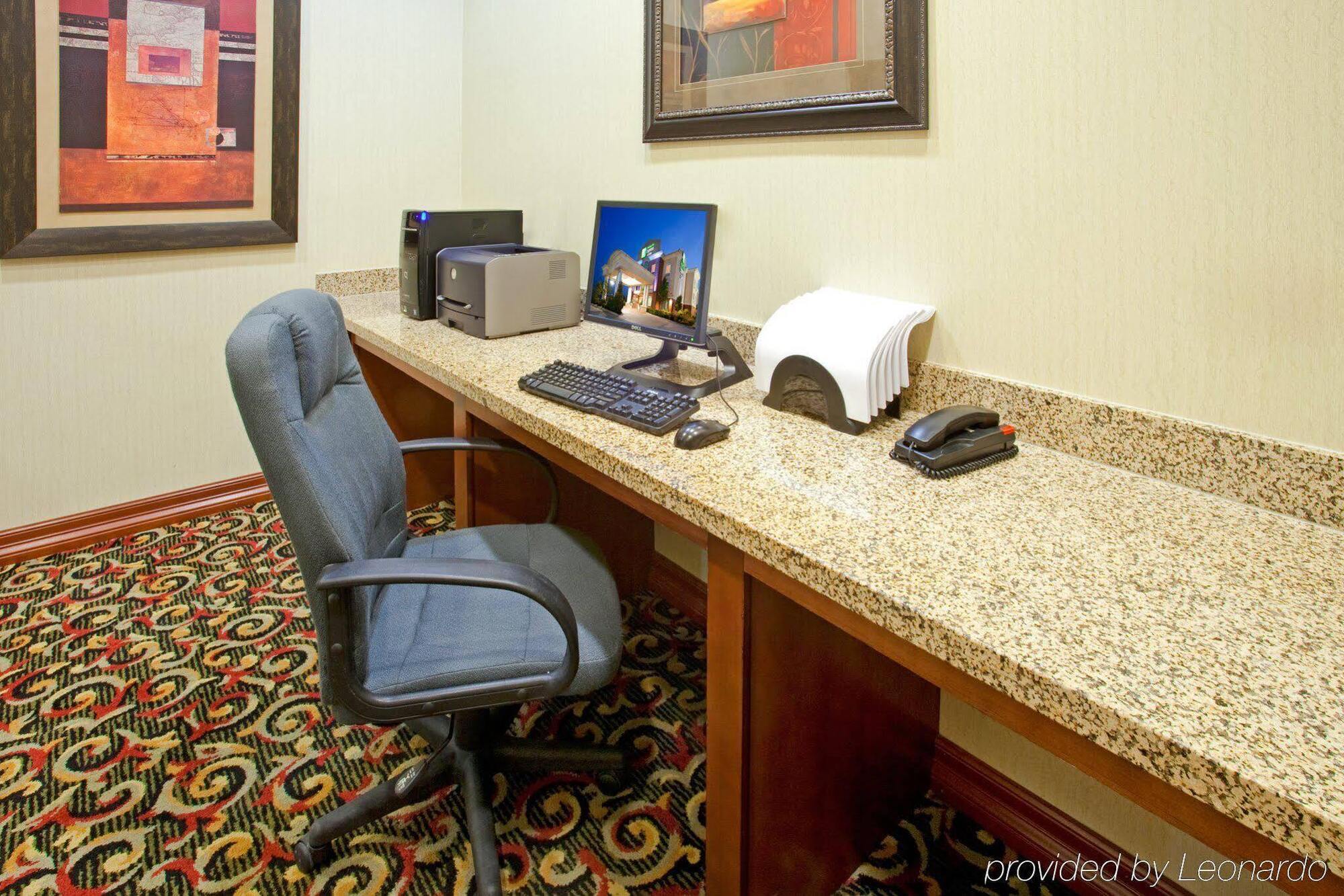 Holiday Inn Express & Suites Fort Worth - Fossil Creek By Ihg Экстерьер фото