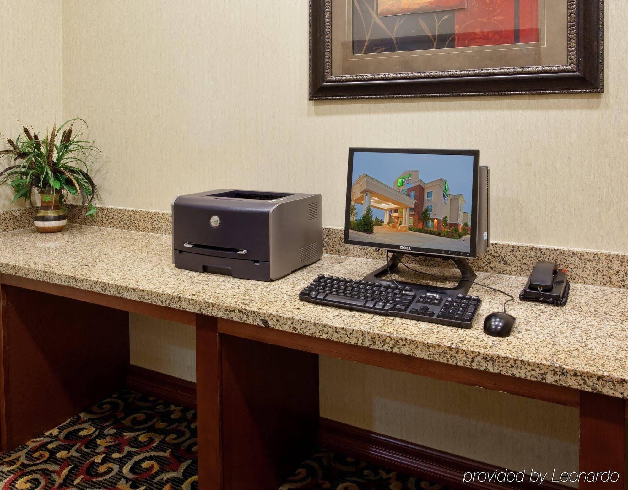 Holiday Inn Express & Suites Fort Worth - Fossil Creek By Ihg Экстерьер фото